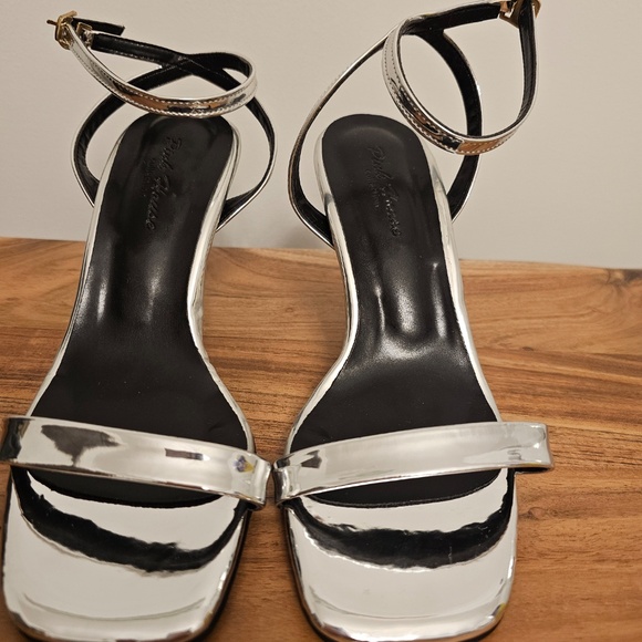 Silver metallic ankle strap heels - Picture 2 of 7